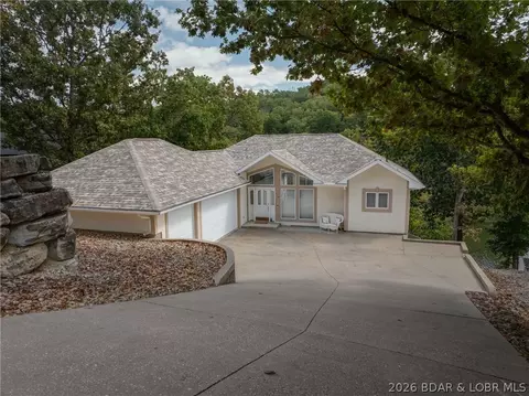 5889 Glaize Woods Ct, Osage Beach, MO 65065