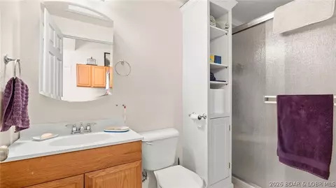 Bath - 399 Serpantine Rd, Camdenton, MO 65020 photo 1 of 2