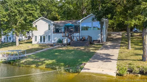284 Commanche Dr, Sunrise Beach, MO 65079