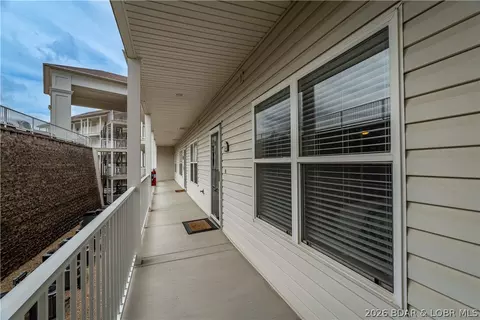 Entry Way - 100 Trinity Pointe Dr #3N, Camdenton, MO 65020 photo 1 of 3