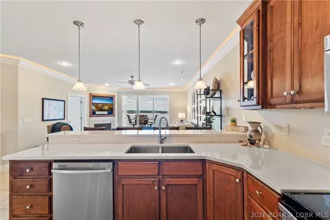 Kitchen - 100 Trinity Pointe Dr #3N, Camdenton, MO 65020 photo 3 of 4