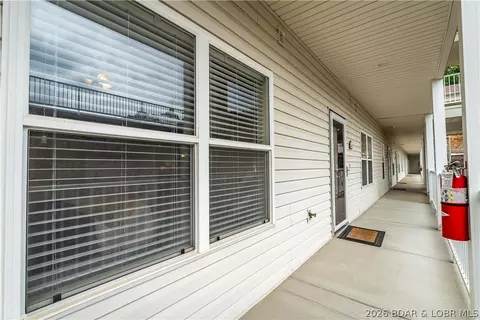 Entry Way - 100 Trinity Pointe Dr #3N, Camdenton, MO 65020 photo 2 of 3