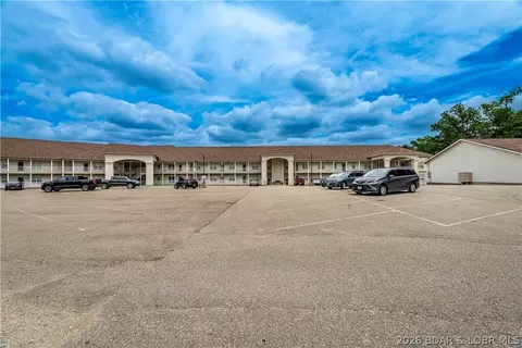 Exterior - 100 Trinity Pointe Dr #3N, Camdenton, MO 65020 photo 7 of 14