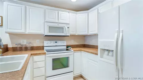 Kitchen - 67 Cedar Heights Dr #4E, Camdenton, MO 65020 photo 1 of 2