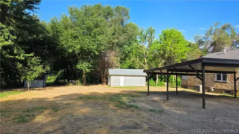 Exterior - 203 S Hunter St, Versailles, MO 65084 photo 4 of 6