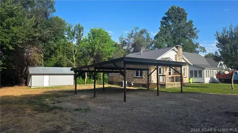 Exterior - 203 S Hunter St, Versailles, MO 65084 photo 6 of 6