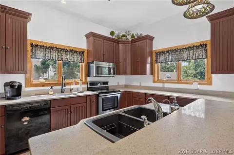 Kitchen - 28487 Nevada Ave, Warsaw, MO 65355 photo 3 of 3