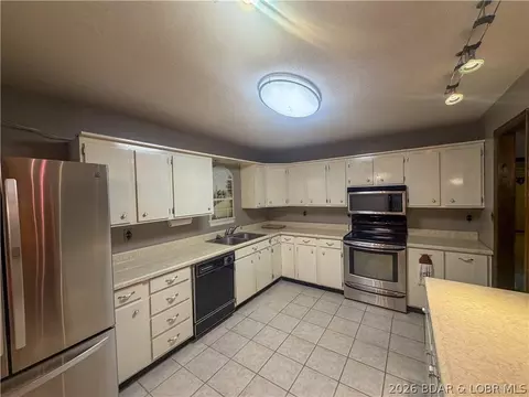 Kitchen - 19388 Hwy 5 Hwy, Versailles, MO 65084 photo 1 of 3