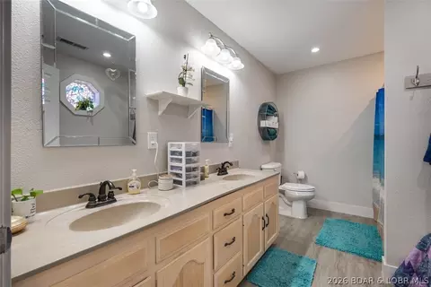 Bath - 406 S Godfrey St, Eldon, MO 65026 photo 3 of 5