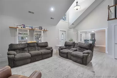Entry Way - 406 S Godfrey St, Eldon, MO 65026 photo 1 of 5