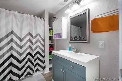 Bath - 406 S Godfrey St, Eldon, MO 65026 photo 1 of 5