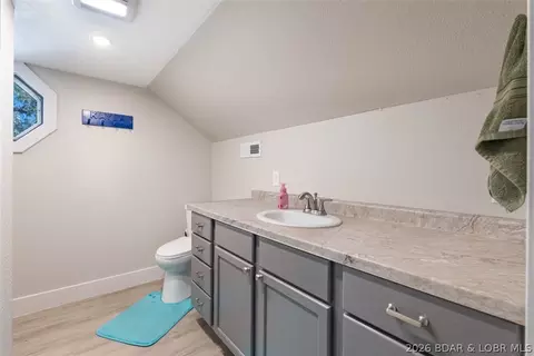 Bath - 406 S Godfrey St, Eldon, MO 65026 photo 5 of 5