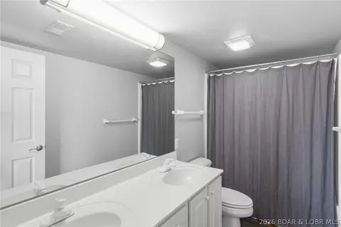 Bath - 4800 Eagleview Dr #544, Osage Beach, MO 65065 photo 1 of 3
