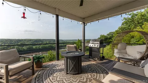 22 Bluff Dr, Eldon, MO 65026