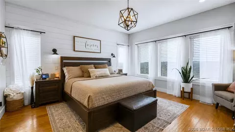 Bedroom - 22 Bluff Dr, Eldon, MO 65026 photo 1 of 9