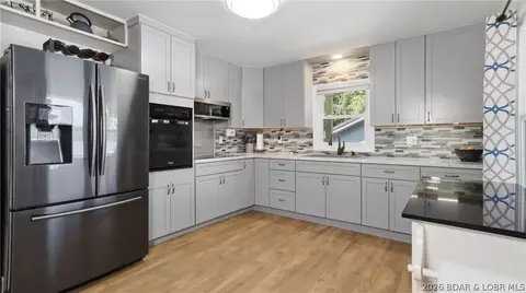 Kitchen - 33963 Ivy Bend Cir, Stover, MO 65078 photo 1 of 4