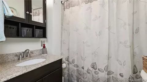 Bath - 33963 Ivy Bend Cir, Stover, MO 65078 photo 3 of 3