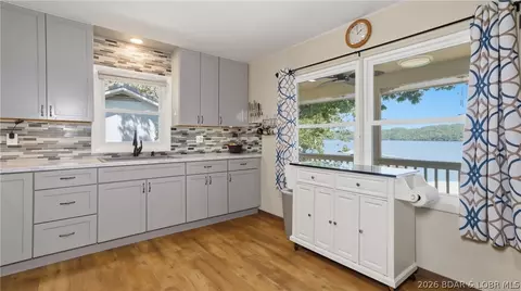 Kitchen - 33963 Ivy Bend Cir, Stover, MO 65078 photo 3 of 4