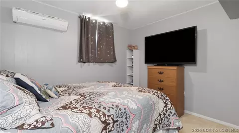 Bedroom - 33963 Ivy Bend Cir, Stover, MO 65078 photo 6 of 8