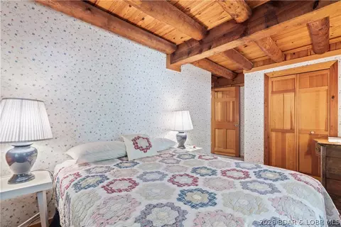 Bedroom - 1030 Pleasant Valley Dr, Roach, MO 65787 photo 3 of 9
