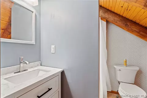 Bath - 1030 Pleasant Valley Dr, Roach, MO 65787 photo 3 of 5