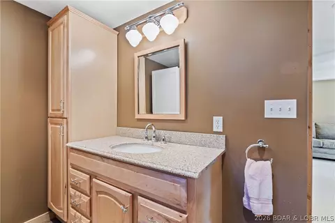 Bath - 1030 Pleasant Valley Dr, Roach, MO 65787 photo 1 of 5