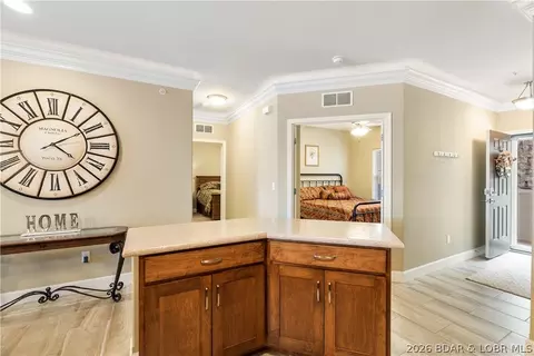 Entry Way - 100 Trinity Pointe Dr #2J, Camdenton, MO 65020 photo 2 of 3