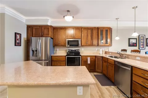 Kitchen - 100 Trinity Pointe Dr #2J, Camdenton, MO 65020 photo 3 of 6