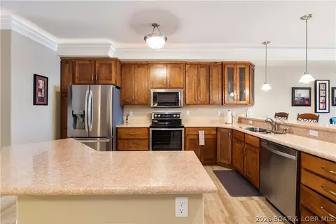 Kitchen - 100 Trinity Pointe Dr #2J, Camdenton, MO 65020 photo 3 of 6