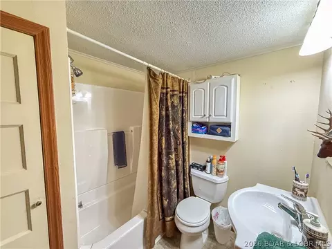 Bath - 407 S Oak St, Versailles, MO 65084 photo 1 of 1