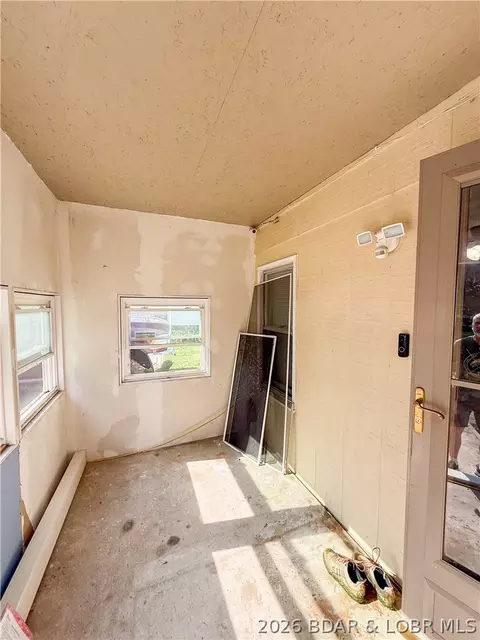 Exterior - 407 S Oak St, Versailles, MO 65084 photo 2 of 6