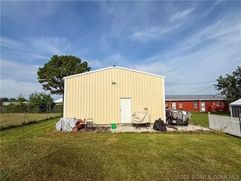 Other - 407 S Oak St, Versailles, MO 65084 photo 2 of 17