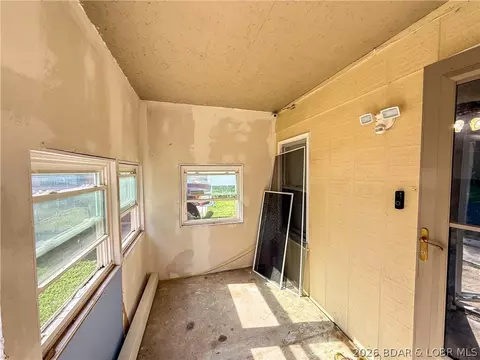 Exterior - 407 S Oak St, Versailles, MO 65084 photo 4 of 6