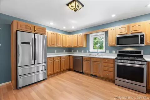Kitchen - 200 Keigan Dr, Eldon, MO 65026 photo 4 of 4