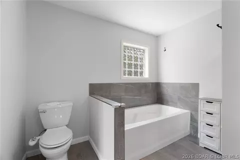 Bath - 200 Keigan Dr, Eldon, MO 65026 photo 2 of 6