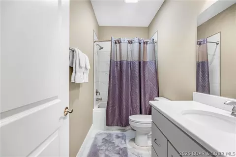 Bath - 32 Ledgeview Dr, Camdenton, MO 65020 photo 2 of 2