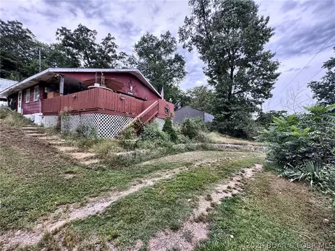 292 Outlook Dr, Edwards, MO 65326