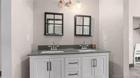 Bath - 56 Midway Rd, Eldon, MO 65026 photo 3 of 5