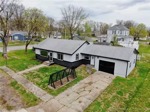 216 Olive St, Eldon, MO 65026 photo 2
