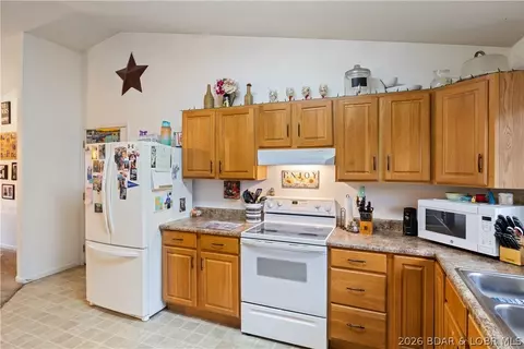 Kitchen - 5 Rayburn Dr, Kaiser, MO 65047 photo 1 of 3