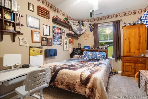 Bedroom - 5 Rayburn Dr, Kaiser, MO 65047 photo 10 of 13