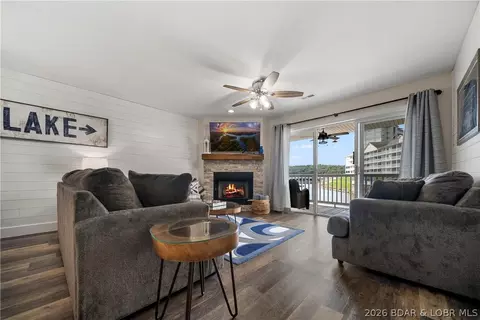 Living - 4800 Eagleview Dr #312, Osage Beach, MO 65065 photo 2 of 4