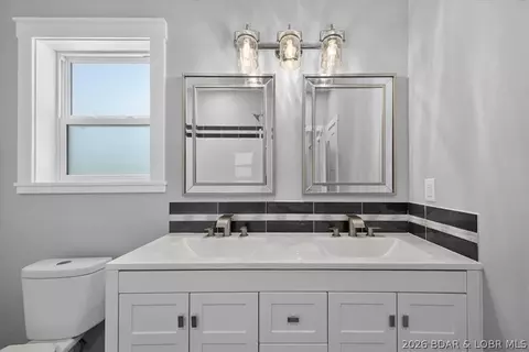Bath - 87 Spring Rd, Lake Ozark, MO 65049 photo 4 of 7