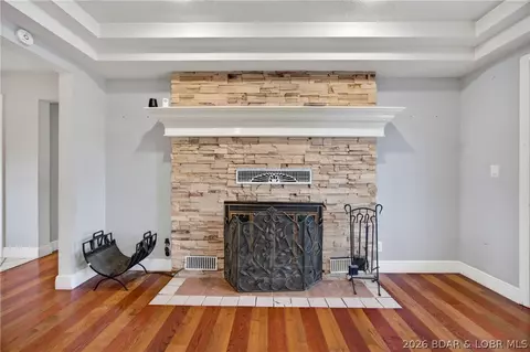 Living - 236 Sunset Dr, Camdenton, MO 65020 photo 4 of 11