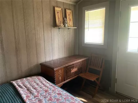 Bedroom - 68 Knobby Rd, Edwards, MO 65326 photo 3 of 4