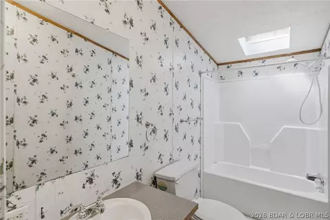 Bath - 405 8th St, Eldon, MO 65026 photo 2 of 2