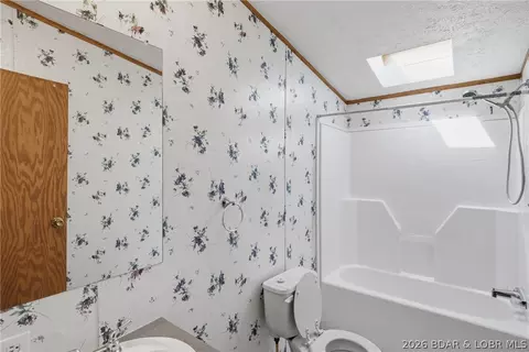 Bath - 405 8th St, Eldon, MO 65026 photo 1 of 2
