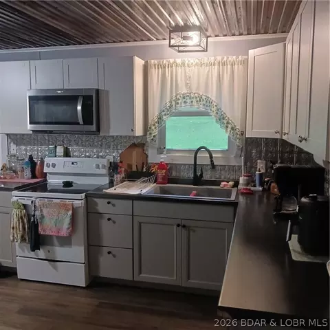 Kitchen - 12831 Oak Leaf Dr, Versailles, MO 65084 photo 2 of 2
