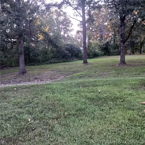 Exterior - 12831 Oak Leaf Dr, Versailles, MO 65084 photo 6 of 9