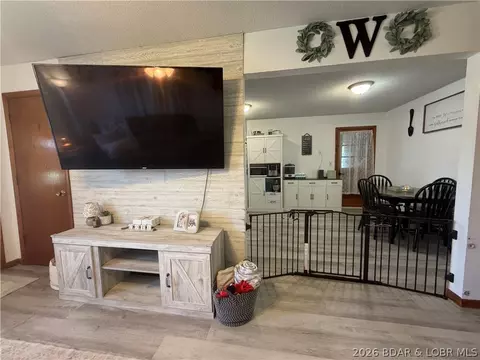 Entry Way - 1102 Clay St, Versailles, MO 65084 photo 2 of 5